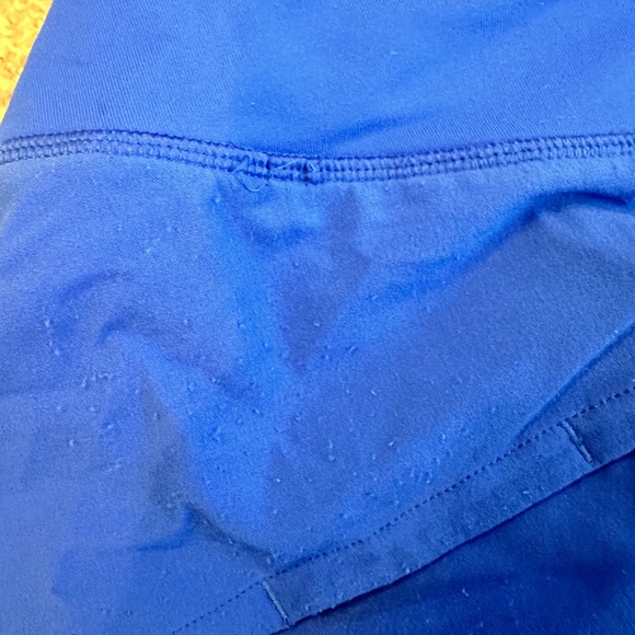 Lululemon speed up (2.5 low rise) shorts - Picture 2 of 3